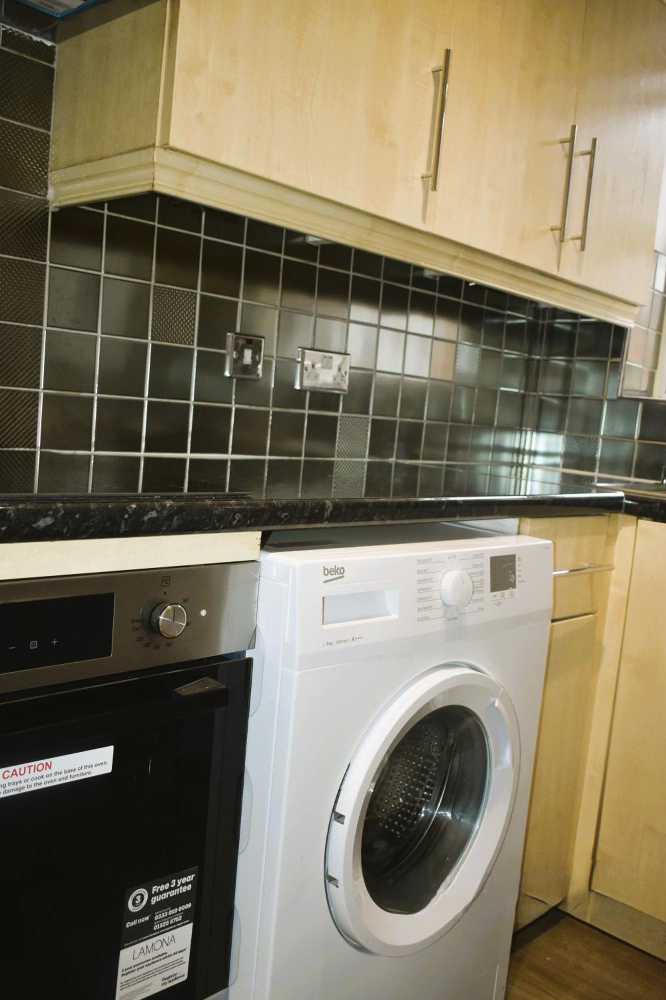 Luxury 2 Bed House With 3 Beds,3 Free Parking Lot In Dartford Near Town Centre, Adjacent Bus Stop, Train Station, Bluewater Mall, 25Mins To London City Airport,20 Miles From Central London מראה חיצוני תמונה